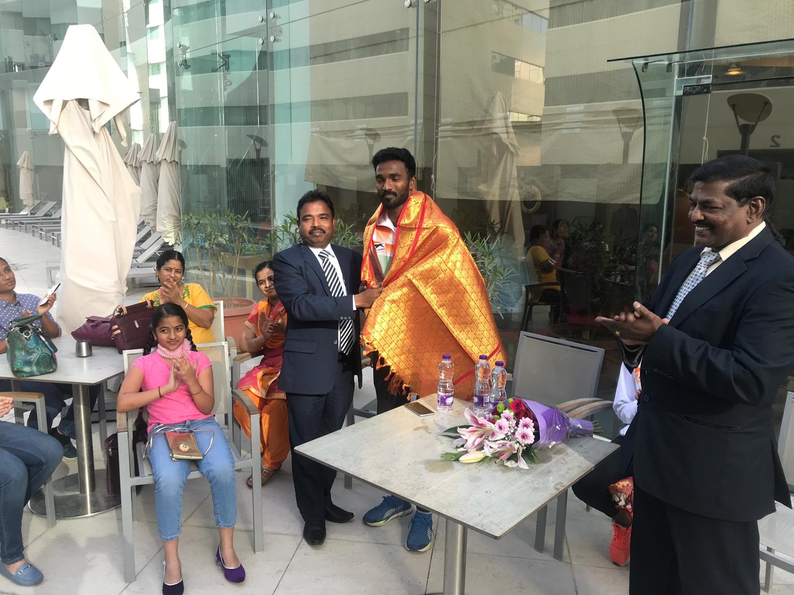  ஆண்கள் பிரிவில்  4x400 மீ. கலப்பு தொடர் ஓட்டத்தில்  தமிழகத்தைச் சேர்ந்த ,[object Object],[object Object],[object Object],[object Object],ஆரோக்ய ராஜிவ் அடங்கிய கூட்டணி வெள்ளிப்பதக்கம் வென்றது..