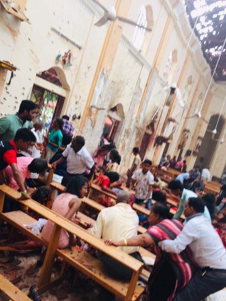கொழும்புவில் உள்ள இந்திய அதிகாரிகளிடம் தொடர்பில் இருக்கிறோம். குண்டு வெடிப்புக்கு பிறகு தற்போது உள்ள சூழ்நிலையை கண்காணித்து வருகிறோம் - மத்திய அமைச்சர் சுஷ்மா ஸ்வராஜ் கொழும்புவில் உள்ள இந்திய அதிகாரிகளிடம் தொடர்பில் இருக்கிறோம். குண்டு வெடிப்புக்கு பிறகு தற்போது உள்ள சூழ்நிலையை கண்காணித்து வருகிறோம் - மத்திய அமைச்சர் சுஷ்மா ஸ்வராஜ்