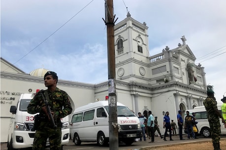 இலங்கை குண்டுவெடிப்பில் 160 பேர் உயிரிழப்பு... மேலும் அதிகரிக்க வாய்ப்பு! இலங்கை குண்டுவெடிப்பில் 160 பேர் உயிரிழப்பு... மேலும் அதிகரிக்க வாய்ப்பு!