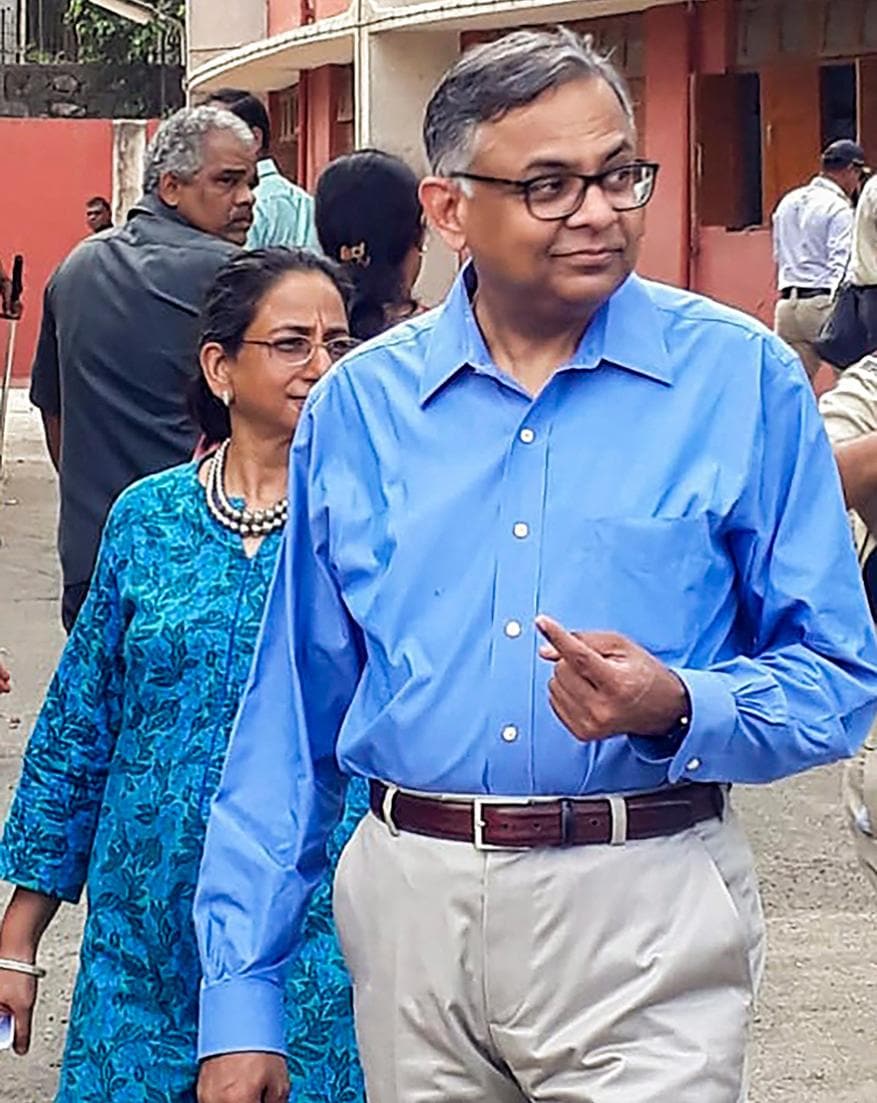 டாடா நிறுவனத் தலைவர் நடராஜன் சந்திரசேகர். நான்காம் கட்ட மக்களவைத் தேர்தலில் மும்பையில் வாக்களித்தார். (Image: PTI) டாடா நிறுவனத் தலைவர் நடராஜன் சந்திரசேகர். நான்காம் கட்ட மக்களவைத் தேர்தலில் மும்பையில் வாக்களித்தார். (Image: PTI)
