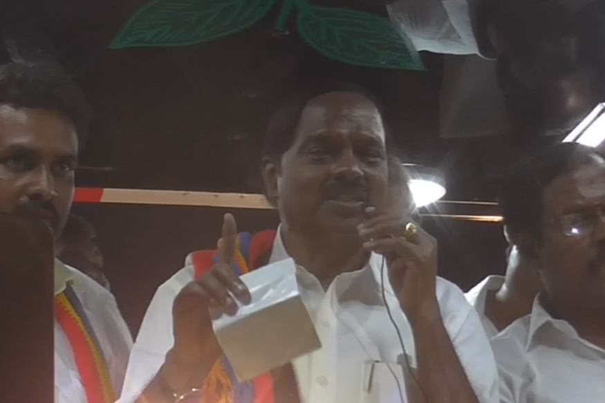 கண்ணீர் விட்டு அழுத ஏ.சி.சண்முகம்!