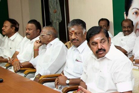 ஆளும் தகுதி அதிமுகவுக்கே உண்டு என்பதை இடைத்தேர்தல் முடிவுகள் வெளிப்படுத்தியுள்ளது: ஓ.பி.எஸ் - இ.பி.எஸ் ஆளும் தகுதி அதிமுகவுக்கே உண்டு என்பதை இடைத்தேர்தல் முடிவுகள் வெளிப்படுத்தியுள்ளது: ஓ.பி.எஸ் - இ.பி.எஸ்