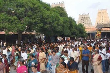 சித்ரா பௌர்ணமி: திருவண்ணாமலைக்கு ஒரு மணி நேரத்திற்கு 20 முதல் 50 பேருந்துகள் இயக்கம்! சித்ரா பௌர்ணமி: திருவண்ணாமலைக்கு ஒரு மணி நேரத்திற்கு 20 முதல் 50 பேருந்துகள் இயக்கம்!