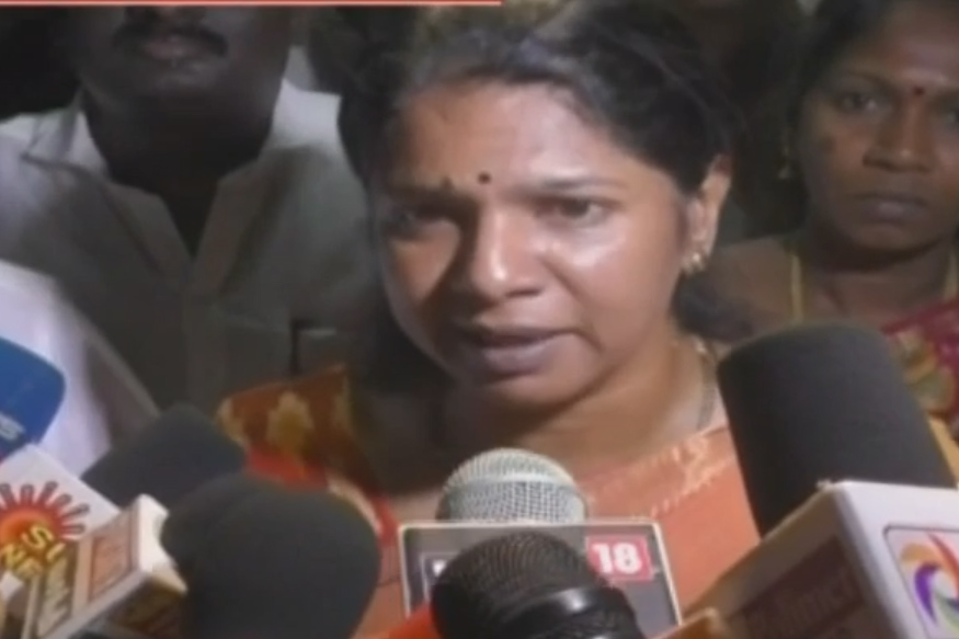 கனிமொழி வீடு, அலுவலகத்தில் ஐடி ரெய்டு - நேற்றிரவு என்ன நடந்தது?
