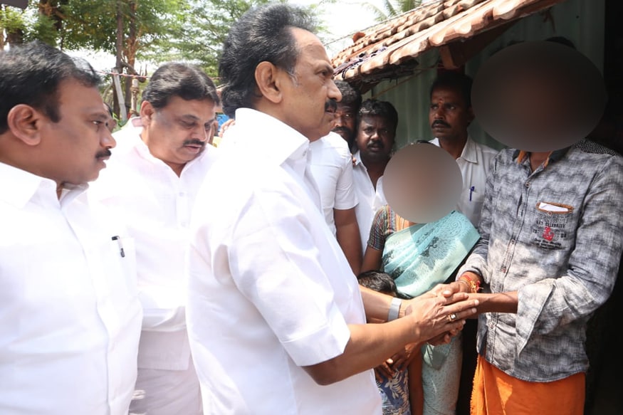 இந்த விசாரணையில் தொண்டாமுத்தூரைச் சேர்ந்த சந்தோஷ் குமாரை காவல்துறையினர் கைது செய்து,கோவை மத்திய சிறையில் அடைத்துள்ளனர்.(படம்: கோவை-குரு) இந்த விசாரணையில் தொண்டாமுத்தூரைச் சேர்ந்த சந்தோஷ் குமாரை காவல்துறையினர் கைது செய்து,கோவை மத்திய சிறையில் அடைத்துள்ளனர்.(படம்: கோவை-குரு)