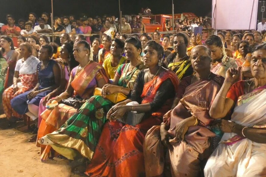 இதில் பங்கேற்பதாக தமிழகம் மட்டுமின்றி இந்தியாவின் பல்வேறு பகுதிகளில் இருந்தும், வெளிநாடுகளிலிருந்தும் ஏராளமான திருநங்கைகள் பங்கேற்றுள்ளனர். இதில் பங்கேற்பதாக தமிழகம் மட்டுமின்றி இந்தியாவின் பல்வேறு பகுதிகளில் இருந்தும், வெளிநாடுகளிலிருந்தும் ஏராளமான திருநங்கைகள் பங்கேற்றுள்ளனர்.