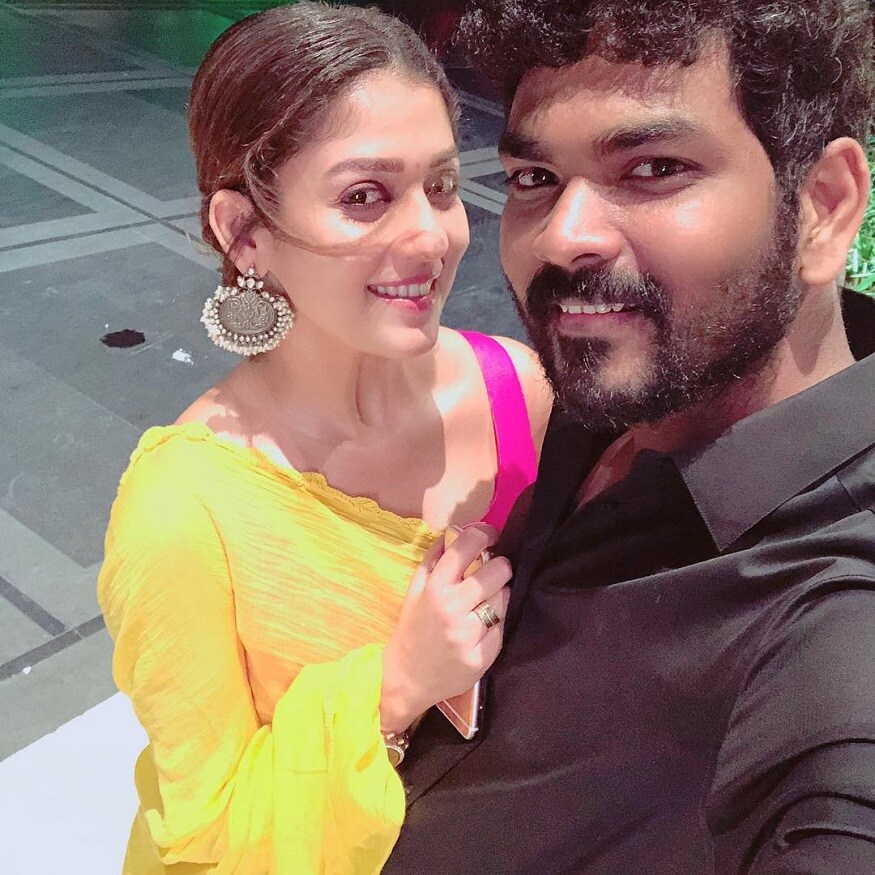 ‘அவள்’ திரைப்படத்தின் இயக்குனர் மிலிந்த் ராவ் இயக்கத்தில் தான் நடிக்கும் புதிய படத்தின் மூலமாக விக்னேஷ் சிவனை தயாரிப்பாளராக நயன்தாரா அறிவித்துள்ளார். ‘அவள்’ திரைப்படத்தின் இயக்குனர் மிலிந்த் ராவ் இயக்கத்தில் தான் நடிக்கும் புதிய படத்தின் மூலமாக விக்னேஷ் சிவனை தயாரிப்பாளராக நயன்தாரா அறிவித்துள்ளார்.