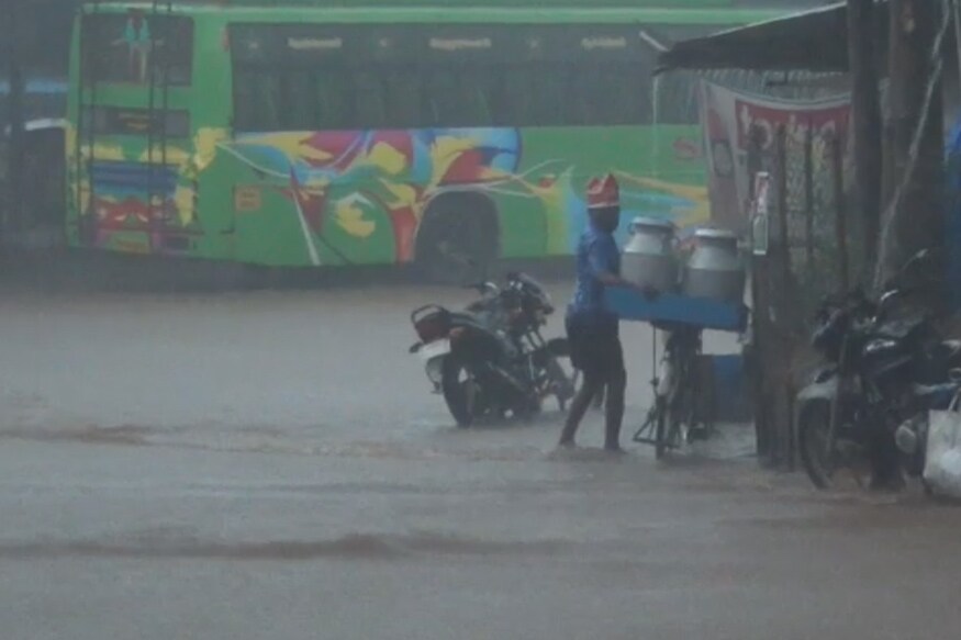 வேலூரில் வெளுத்து வாங்கிய கனமழை
