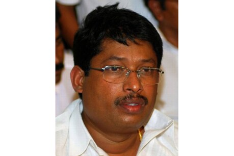 முன்னாள் அமைச்சரின் மகனுக்கு எதிரான நில அபகரிப்பு வழக்கு ரத்து! முன்னாள் அமைச்சரின் மகனுக்கு எதிரான நில அபகரிப்பு வழக்கு ரத்து!