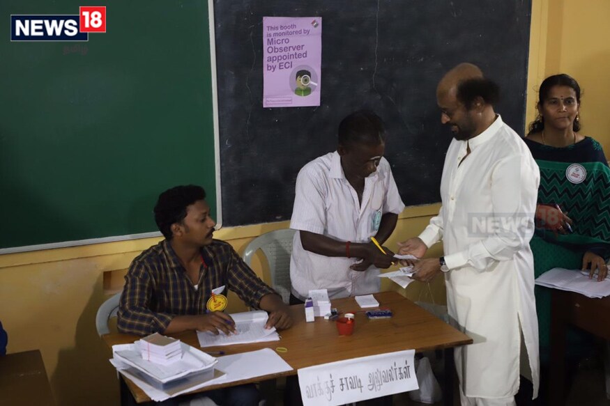 சென்னை ஸ்டெர்ல்லா மேரீஸ் கல்லூரியில் அமைக்கப்பட்டிருந்த வாக்குச்சாவடியில் நடிகர் ரஜினிகாந்த் வாக்களித்தர். சென்னை ஸ்டெர்ல்லா மேரீஸ் கல்லூரியில் அமைக்கப்பட்டிருந்த வாக்குச்சாவடியில் நடிகர் ரஜினிகாந்த் வாக்களித்தர்.