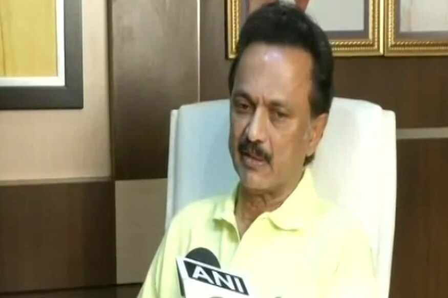 தேர்தல் முடிவுகள் வெளியாகும் 23-ம் தேதி டெல்லியில் காங்கிரஸ் தலைவர் சோனியாகாந்தி தலைமையில் எதிர்க்கட்சிகள் கூட்டம் நடைபெறுவதாக கூறப்படும் நிலையில், இதுபோன்ற கூட்டம் எதுவும் நடைபெறவில்லை என திமுக தலைவர் ஸ்டாலின் தெரிவித்தார். தேர்தல் முடிவுகள் வெளியாகும் 23-ம் தேதி டெல்லியில் காங்கிரஸ் தலைவர் சோனியாகாந்தி தலைமையில் எதிர்க்கட்சிகள் கூட்டம் நடைபெறுவதாக கூறப்படும் நிலையில், இதுபோன்ற கூட்டம் எதுவும் நடைபெறவில்லை என திமுக தலைவர் ஸ்டாலின் தெரிவித்தார்.