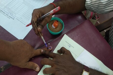 LOK SABHA ELECTION 2019: 3-ம் கட்ட வாக்குப்பதிவு தொடங்கியது LOK SABHA ELECTION 2019: 3-ம் கட்ட வாக்குப்பதிவு தொடங்கியது