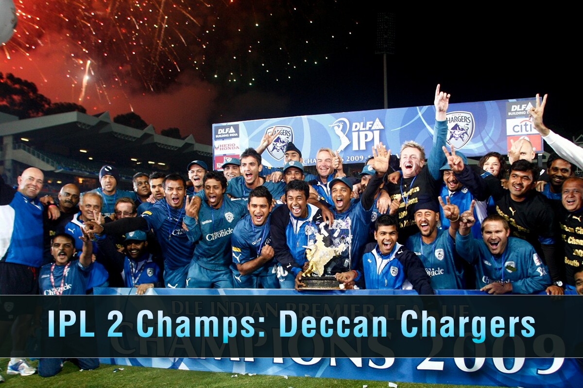 2009 - ராயல் சேலஞ்சர்ஸ் பெங்களூரு அணியை 3 ரன்கள் வித்தியாசத்தில் வீழ்த்தி டெக்கான் சார்ஜர்ஸ் அணி கோப்பையை வென்றது. (Twitter) 2009 - ராயல் சேலஞ்சர்ஸ் பெங்களூரு அணியை 3 ரன்கள் வித்தியாசத்தில் வீழ்த்தி டெக்கான் சார்ஜர்ஸ் அணி கோப்பையை வென்றது. (Twitter)