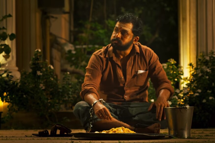லோகேஷ் கனகராஜ் இயக்கத்தில் கார்த்தி நடிப்பில் தீபாவளிக்கு வெளியான கைதி திரைப்படம் 100 கோடி ரூபாய் வசூலைக் கடந்து உள்ளதாக படக்குழுவினர் அறிவித்துள்ளனர். இதன்மூலம் இந்த மைல் கல்லை எட்டும் கார்த்தியின் முதல் படம் என்ற சாதனையை கைதி படைத்துள்ளது. கதாநாயகி பாடல்கள் என வர்த்தக சமரசம் எதுவும் இல்லாமல் வெளியான இந்தப் படம்,100 கோடி ரூபாய் வர்த்தகத்தை கடந்திருப்பது தமிழ் சினிமாவிற்கு ஆரோக்கியமான விஷயமாக பார்க்கப்படுகிறது. லோகேஷ் கனகராஜ் இயக்கத்தில் கார்த்தி நடிப்பில் தீபாவளிக்கு வெளியான கைதி திரைப்படம் 100 கோடி ரூபாய் வசூலைக் கடந்து உள்ளதாக படக்குழுவினர் அறிவித்துள்ளனர். இதன்மூலம் இந்த மைல் கல்லை எட்டும் கார்த்தியின் முதல் படம் என்ற சாதனையை கைதி படைத்துள்ளது. கதாநாயகி பாடல்கள் என வர்த்தக சமரசம் எதுவும் இல்லாமல் வெளியான இந்தப் படம்,100 கோடி ரூபாய் வர்த்தகத்தை கடந்திருப்பது தமிழ் சினிமாவிற்கு ஆரோக்கியமான விஷயமாக பார்க்கப்படுகிறது.