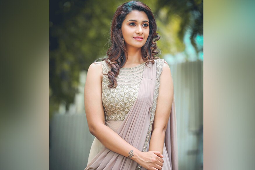 கோலிவுட் திரையுலகில் இளைஞர்களின் கனவு நாயகியாக வலம் வருபவர் நடிகை பிரியா பவானி சங்கர். (image-instagram) கோலிவுட் திரையுலகில் இளைஞர்களின் கனவு நாயகியாக வலம் வருபவர் நடிகை பிரியா பவானி சங்கர். (image-instagram)
