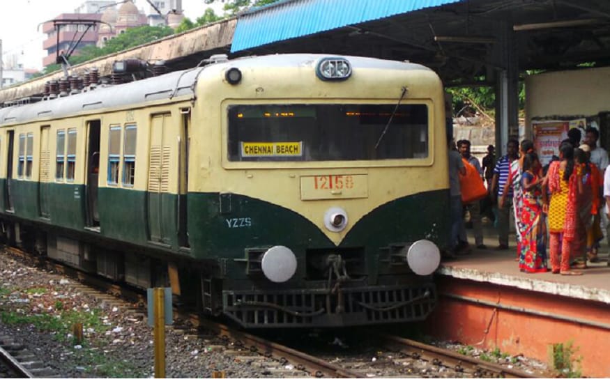 காலை 9.20 மணிக்கு சென்னை கடற்கரையில் இருந்து அரக்கோணம் வரை செல்லும் ரயில் காட்டங்குளத்தூர் வரை மட்டுமே இயங்கும். காலை 9.30 மணிக்கு சென்னை கடற்கரையில் இருந்து செங்கல்பட்டு வரை செல்லும் ரயில், கூடுவாஞ்சேரி வரை மட்டுமே இயங்கும். காலை 9.20 மணிக்கு சென்னை கடற்கரையில் இருந்து அரக்கோணம் வரை செல்லும் ரயில் காட்டங்குளத்தூர் வரை மட்டுமே இயங்கும். காலை 9.30 மணிக்கு சென்னை கடற்கரையில் இருந்து செங்கல்பட்டு வரை செல்லும் ரயில், கூடுவாஞ்சேரி வரை மட்டுமே இயங்கும்.