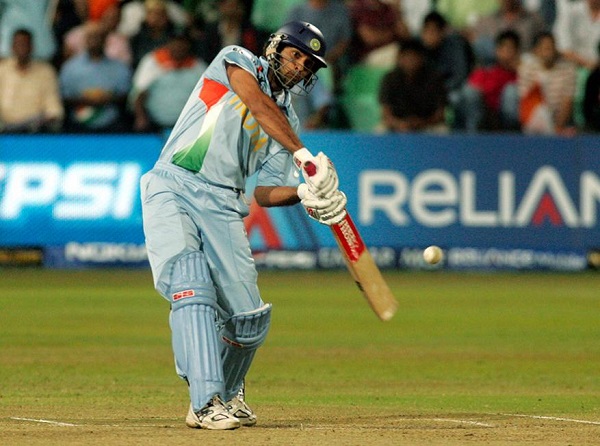  ICC World T20, 2007: டி20 உலகக் கோப்பை தொடரை முதன்முதலில் ஐசிசி நடத்தியது. அந்தத் தொடரில் இந்திய அணியின் மூத்த வீரர்களான சச்சின், சேவாக், டிராவிட் இளம்வீரர்களுக்கு வழிவிட்டு தொடரிலிருந்து விலகினர். இளம்வீரர்களை கொண்டிருந்த இந்திய அணியில் யுவராஜ் சிங் மட்டுமே அனுபவ வீரராக வலம் வந்தார். அந்தத் தொடரில் மறக்க முடியாத போட்டியாக இருந்தது இங்கிலாந்துக்கு எதிரான போட்டி தான். இங்கிலாந்து வீரர் ப்ராடு வீசிய ஓவரில் யுவராஜ் சிங் 6 பந்தில் 6 சிக்சர்கள் விளாசி சாதனை படைத்தார். இந்தச் சாதனையை இதுவரை யாரும் நெருங்கவில்லை. 12 பந்துகளில் அரைசதம் கடந்து யுவராஜ் சிங் மற்றொரு சாதனையும் நிகழ்த்தினார். அந்தத் தொடரில் தான் தோனி முதன்முதலாக கேப்டனாக செயல்பட்டார்.