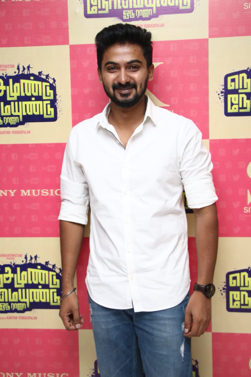 நெஞ்சம் உண்டு நேர்மை உண்டு ஓடு ராஜா படத்தின் இசை வெளியீட்டு விழாவில் கனா பட கதாநாயகன். (image:twitter) நெஞ்சம் உண்டு நேர்மை உண்டு ஓடு ராஜா படத்தின் இசை வெளியீட்டு விழாவில் கனா பட கதாநாயகன். (image:twitter)