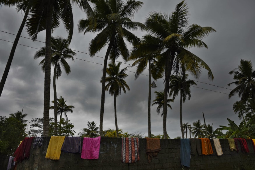 இந்நிலையில் வட மேற்கு மற்றும் மத்திய மேற்கு வங்க கடல், வடக்கு ஆந்திரா கடற் பகுதிகள், தென்கிழக்கு அரபிக்கடல், வடக்கு கேரளா மற்றும் லட்சத்தீவு பகுதிகளில் சூறாவளி காற்று மணிக்கு 40 முதல் 50 கிலோ மீட்டர் வேகத்தில் வீசக்கூடும் என வானிலை ஆய்வு மையம் தெரிவித்துள்ளது. இந்நிலையில் வட மேற்கு மற்றும் மத்திய மேற்கு வங்க கடல், வடக்கு ஆந்திரா கடற் பகுதிகள், தென்கிழக்கு அரபிக்கடல், வடக்கு கேரளா மற்றும் லட்சத்தீவு பகுதிகளில் சூறாவளி காற்று மணிக்கு 40 முதல் 50 கிலோ மீட்டர் வேகத்தில் வீசக்கூடும் என வானிலை ஆய்வு மையம் தெரிவித்துள்ளது.