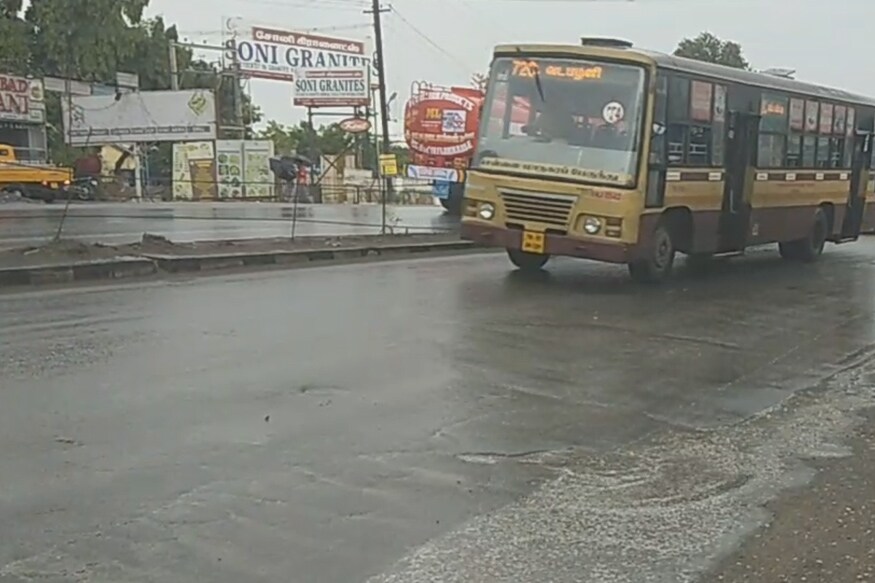 எனினும், காலாண்டு தேர்வு நடைபெற்று வருவதால் பள்ளிகள் வழக்கம்போல இயங்கும் என்று அந்தந்த மாவட்ட ஆட்சியர்கள் அறிவித்துள்ளனர். எனினும், காலாண்டு தேர்வு நடைபெற்று வருவதால் பள்ளிகள் வழக்கம்போல இயங்கும் என்று அந்தந்த மாவட்ட ஆட்சியர்கள் அறிவித்துள்ளனர்.