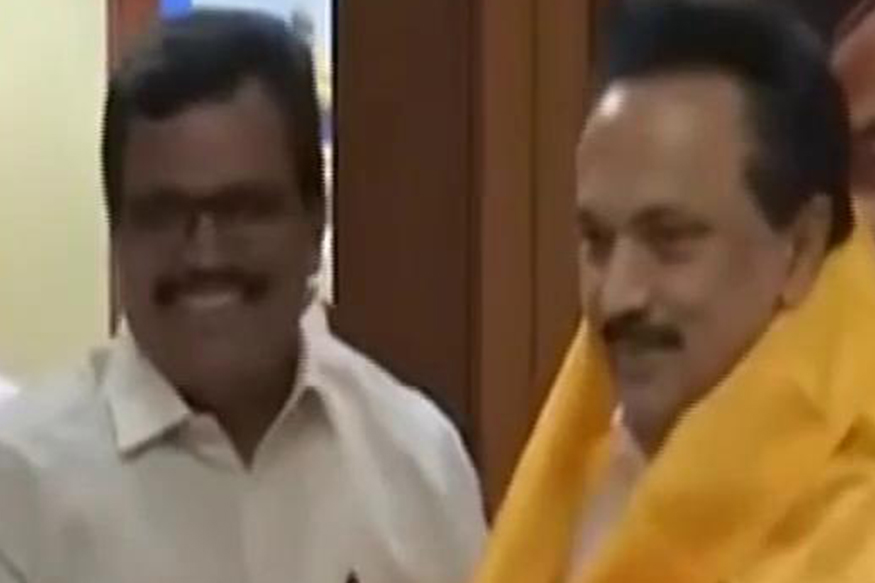திமுகவில் இணைந்தார் தங்க.தமிழ்ச்செல்வன்