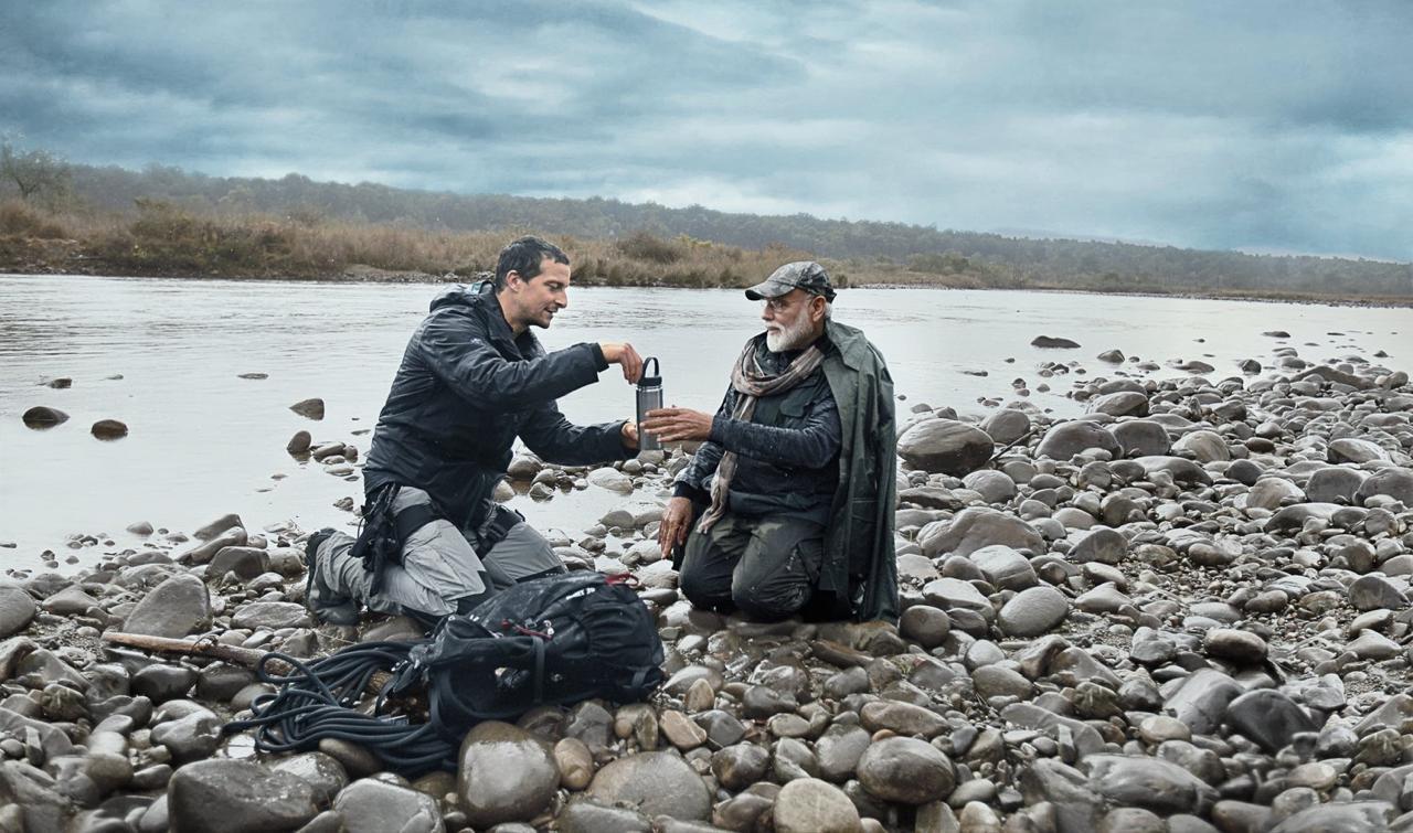 உலகம் முழுவதும் பிரபலமான Man vs Wild நிகழ்ச்சியில் பியர் கிரில்ஸ் உடன் பிரதமர் மோடி கலந்து கொண்டு காடு, மலைகளில் பயணம் செய்வது, படகில் செல்வது என சாகச பயணத்தில் ஈடுபட்டுள்ளார் உலகம் முழுவதும் பிரபலமான Man vs Wild நிகழ்ச்சியில் பியர் கிரில்ஸ் உடன் பிரதமர் மோடி கலந்து கொண்டு காடு, மலைகளில் பயணம் செய்வது, படகில் செல்வது என சாகச பயணத்தில் ஈடுபட்டுள்ளார்