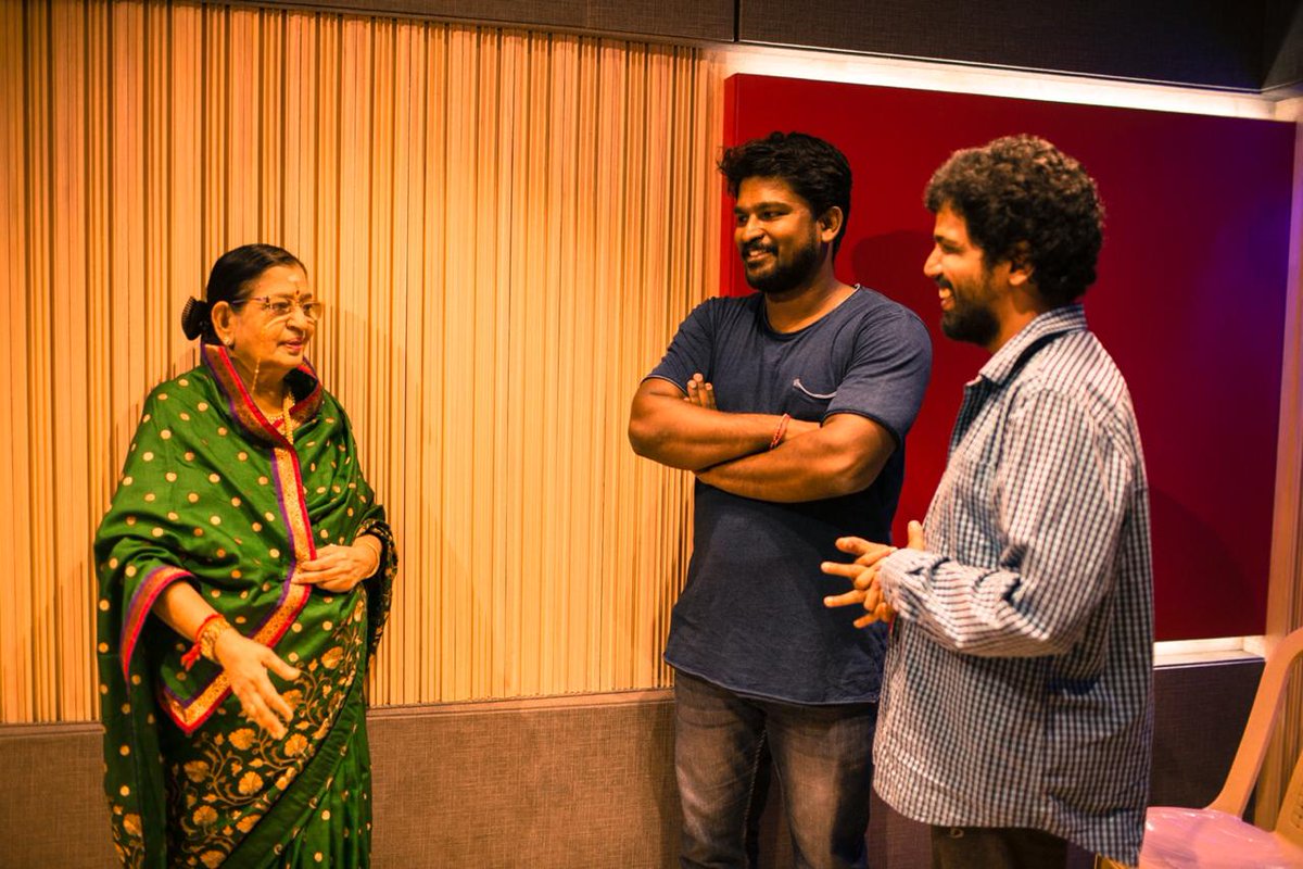 பாடல் ஒலிப்பதிவின் போது எடுக்கப்பட்ட புகைப்படங்களை ட்விட்டர் பக்கத்தில் பதிவிட்டிருக்கும் இயக்குநர் ரத்னகுமார், 70 ஆண்டுகளுக்கு முன்னதாக ஒரு படத்தில் பி.சுசிலா பாடிய பக்தி பாடலை தற்போது ஆடை படத்திற்காக பாடியுள்ளார் என்று குறிப்பிட்டிருந்தார். பாடல் ஒலிப்பதிவின் போது எடுக்கப்பட்ட புகைப்படங்களை ட்விட்டர் பக்கத்தில் பதிவிட்டிருக்கும் இயக்குநர் ரத்னகுமார், 70 ஆண்டுகளுக்கு முன்னதாக ஒரு படத்தில் பி.சுசிலா பாடிய பக்தி பாடலை தற்போது ஆடை படத்திற்காக பாடியுள்ளார் என்று குறிப்பிட்டிருந்தார்.
