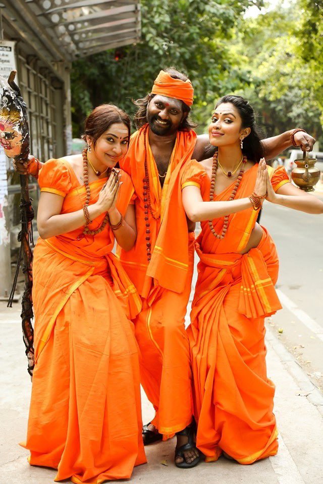 சமீபத்தில் வெளியான இந்தப் படத்தின் டீசர், ரசிகர்களிடையே நல்ல வரவேற்பைப் பெற்ற நிலையில், பல பிரச்னைகளை கடந்து இந்தப் படம் இன்று வெளியாகியுள்ளது. சமீபத்தில் வெளியான இந்தப் படத்தின் டீசர், ரசிகர்களிடையே நல்ல வரவேற்பைப் பெற்ற நிலையில், பல பிரச்னைகளை கடந்து இந்தப் படம் இன்று வெளியாகியுள்ளது.