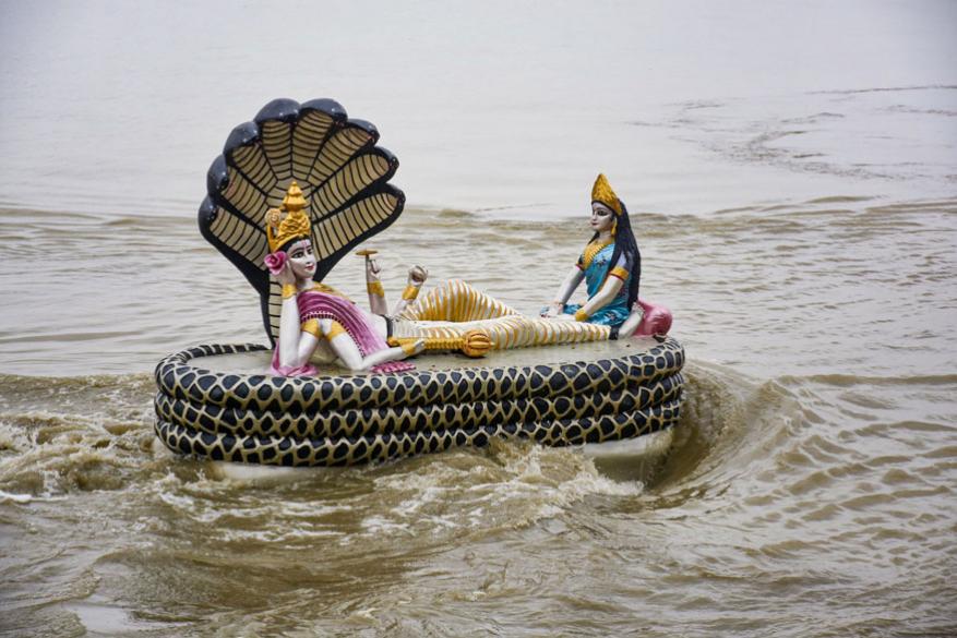 கொட்டித்தீர்த்த பருவமழை!