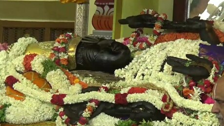 அத்திரவரதர் வைபவத்தில் அன்னதானத்திற்கு நிதி வழங்குக! முதல்வர் வேண்டுகோள் அத்திரவரதர் வைபவத்தில் அன்னதானத்திற்கு நிதி வழங்குக! முதல்வர் வேண்டுகோள்