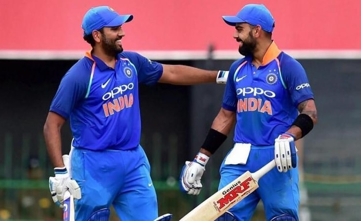 இந்த விஷயம் குறித்து கோலி, ரோகித் இடம் விசாரிக்கவே இருவருக்கும் இடையே பிளவு ஏற்பட்டதாக தற்போது தகவல்கள் வெளியாகி உள்ளது. மேலும் உலக கோப்பை தொடர் முடிந்து இந்திய அணி நாடு திரும்பும் போதும் கூட ரோகித் முன்னதாக தனது மனைவியுடன் தனியாக இந்தியா திரும்பினார். இந்த விஷயம் குறித்து கோலி, ரோகித் இடம் விசாரிக்கவே இருவருக்கும் இடையே பிளவு ஏற்பட்டதாக தற்போது தகவல்கள் வெளியாகி உள்ளது. மேலும் உலக கோப்பை தொடர் முடிந்து இந்திய அணி நாடு திரும்பும் போதும் கூட ரோகித் முன்னதாக தனது மனைவியுடன் தனியாக இந்தியா திரும்பினார்.
