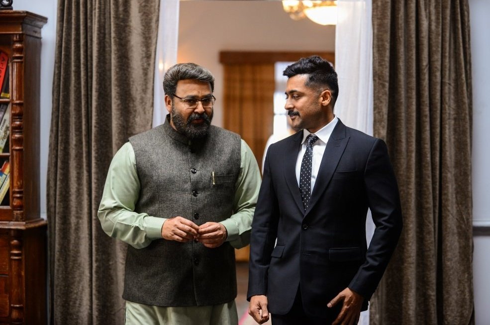இந்தப் படத்தில் நடிகர் மோகன்லால் இந்திய பிரதமராகவும், அவருக்கு பாதுகாப்பளிக்கும் உயர் அதிகாரியாக சூர்யாவும் நடித்துள்ளனர். இந்தப் படத்தில் நடிகர் மோகன்லால் இந்திய பிரதமராகவும், அவருக்கு பாதுகாப்பளிக்கும் உயர் அதிகாரியாக சூர்யாவும் நடித்துள்ளனர்.