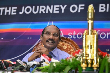 ’30-நிமிடங்கள் இதயம் இயங்கவில்லை’! சந்திரயான்-2 நிலவு வட்டப்பாதையை எட்டிய தருணம் பற்றி சிவன் நெகிழ்ச்சி ’30-நிமிடங்கள் இதயம் இயங்கவில்லை’! சந்திரயான்-2 நிலவு வட்டப்பாதையை எட்டிய தருணம் பற்றி சிவன் நெகிழ்ச்சி