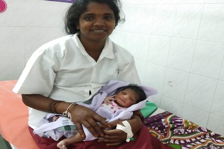 அத்திவரதரை தரிசிக்க வந்த கர்ப்பிணிக்கு ஆண் குழந்தை பிறந்தது! அத்திவரதரை தரிசிக்க வந்த கர்ப்பிணிக்கு ஆண் குழந்தை பிறந்தது!