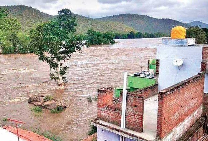 பிலிகுண்டு மற்றும் ஒகேனக்கல் வழியாக காவிரி நீர் மேட்டூர் அணைக்கு 2 நாட்களாக வந்து கொண்டிருக்கிறது. தற்போது வரை சுமார் 3 லட்சத்திற்கும் அதிகமான கன அடி நீர் வந்துகொண்டிருக்கிறது. பிலிகுண்டு மற்றும் ஒகேனக்கல் வழியாக காவிரி நீர் மேட்டூர் அணைக்கு 2 நாட்களாக வந்து கொண்டிருக்கிறது. தற்போது வரை சுமார் 3 லட்சத்திற்கும் அதிகமான கன அடி நீர் வந்துகொண்டிருக்கிறது.