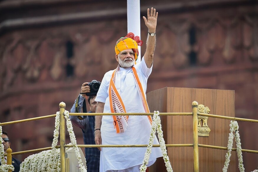 கடந்த சுதந்திர தினத்தன்று டெல்லி செங்கோட்டையில் உரையாற்றிய பிரதமர் மோடி, ஒரு முறை பயன்படுத்தப்படும் பிளாஸ்டிக் பொருட்களுக்கு தடை விதிக்கப்படும் என்று கூறியிருந்தார். இதனை அடுத்து, மத்திய அரசு அலுவலக வளாகம், பாஜக ஆளும் மாநில அரசு அலுவலக வளாகங்களில் பிளாஸ்டிக் பொருட்கள் பயன்பாடு தடை செய்யப்பட்டது. கடந்த சுதந்திர தினத்தன்று டெல்லி செங்கோட்டையில் உரையாற்றிய பிரதமர் மோடி, ஒரு முறை பயன்படுத்தப்படும் பிளாஸ்டிக் பொருட்களுக்கு தடை விதிக்கப்படும் என்று கூறியிருந்தார். இதனை அடுத்து, மத்திய அரசு அலுவலக வளாகம், பாஜக ஆளும் மாநில அரசு அலுவலக வளாகங்களில் பிளாஸ்டிக் பொருட்கள் பயன்பாடு தடை செய்யப்பட்டது.