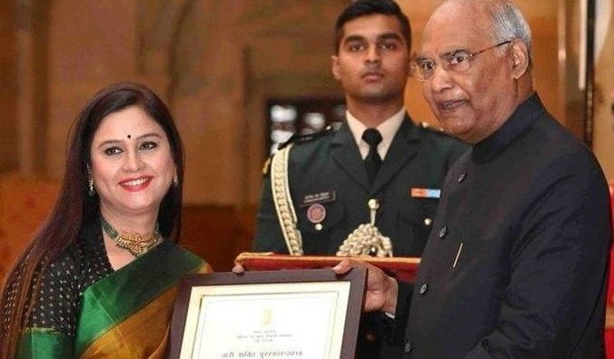 புற்றுநோயால் பாதிக்கப்பட் நீலம் சர்மா கடந்த சில ஆண்டுகளாக சிகிச்சை பெற்று வந்தார். தூர்தர்ஷன் தொலைக்காட்சியில் 1995ம் ஆண்டு பணியில் சேர்ந்தார். அவரது நிகழ்ச்சிகளில் தேஜஸ்வினி, பாடி சார்ச்சா உள்ளிட்டவை பிரபலமானவை. சமுதாய முன்னேற்றத்திற்காக பாடுபட்ட பெண்களுக்கு வழங்கப்படும் நரிசக்தி புரஷ்கார் விருதை கடந்த ஆண்டு நீலம் ஷர்மாவுக்கு வழங்கி குடியரசுத்தலைவர் கவுரவித்தார் புற்றுநோயால் பாதிக்கப்பட் நீலம் சர்மா கடந்த சில ஆண்டுகளாக சிகிச்சை பெற்று வந்தார். தூர்தர்ஷன் தொலைக்காட்சியில் 1995ம் ஆண்டு பணியில் சேர்ந்தார். அவரது நிகழ்ச்சிகளில் தேஜஸ்வினி, பாடி சார்ச்சா உள்ளிட்டவை பிரபலமானவை. சமுதாய முன்னேற்றத்திற்காக பாடுபட்ட பெண்களுக்கு வழங்கப்படும் நரிசக்தி புரஷ்கார் விருதை கடந்த ஆண்டு நீலம் ஷர்மாவுக்கு வழங்கி குடியரசுத்தலைவர் கவுரவித்தார்