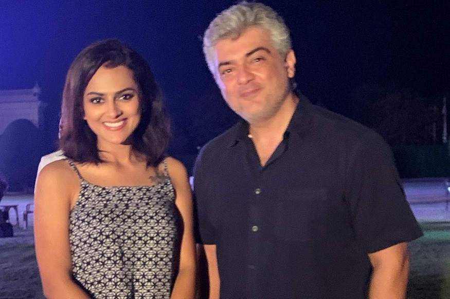 நேர்கொண்ட பார்வை படம் குறித்து நியாயமற்ற முறையில் விமர்சித்த ஒருவருக்கு ரசிகர் ஒருவர் பதிலடி கொடுத்துள்ளார். அதை தனது சமூகவலைதள பக்கத்தில் பதிவிட்டுள்ளார் நடிகை ஷ்ரத்தா ஸ்ரீநாத். நேர்கொண்ட பார்வை படம் குறித்து நியாயமற்ற முறையில் விமர்சித்த ஒருவருக்கு ரசிகர் ஒருவர் பதிலடி கொடுத்துள்ளார். அதை தனது சமூகவலைதள பக்கத்தில் பதிவிட்டுள்ளார் நடிகை ஷ்ரத்தா ஸ்ரீநாத்.