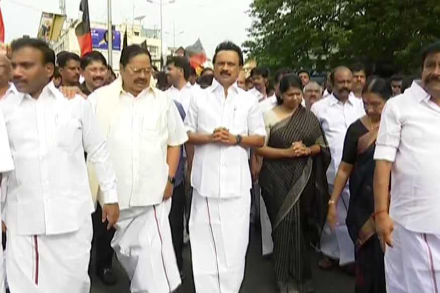 கருணாநிதியின் நினைவு தினத்தையொட்டி சென்னையில் அமைதிப்பேரணி!