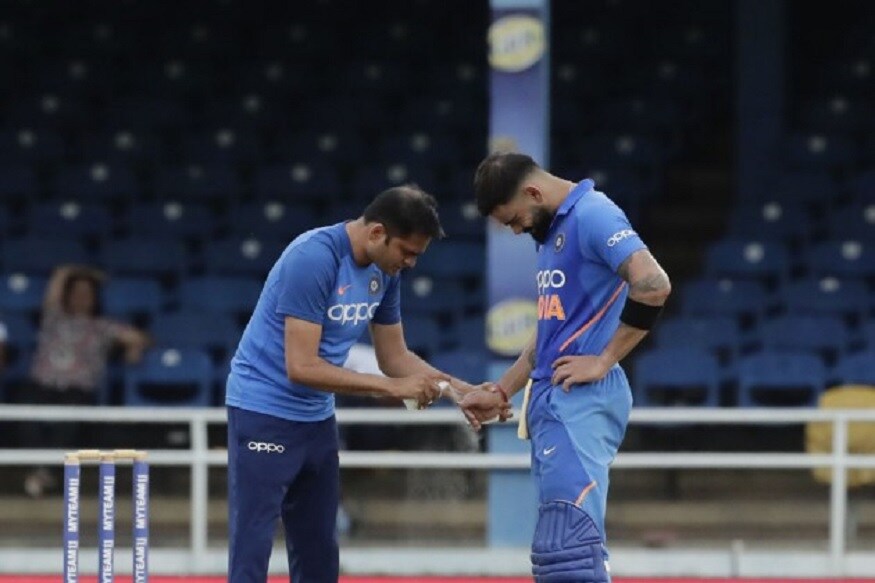 மேற்கிந்திய தீவுகள் அணிக்கு எதிரான கடைசி ஒரு நாள் போட்டியில் சதம் விளாசிய விராட் கோலி, போட்டியின் நடுவே கைவிரலில் ஏற்பட்ட காயம் குறித்து விளக்கமளித்துள்ளார். மேற்கிந்திய தீவுகள் அணிக்கு எதிரான கடைசி ஒரு நாள் போட்டியில் சதம் விளாசிய விராட் கோலி, போட்டியின் நடுவே கைவிரலில் ஏற்பட்ட காயம் குறித்து விளக்கமளித்துள்ளார்.