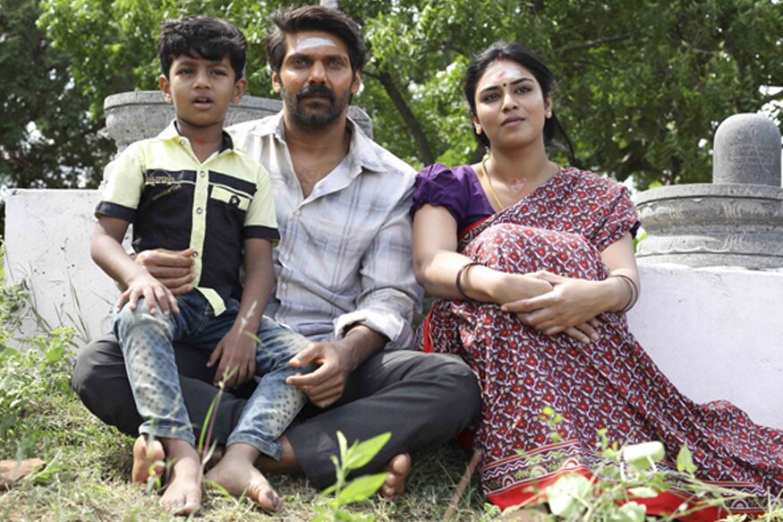இந்நிலையில் நாளை திரையரங்குகளில் வெளியாக உள்ள இந்த படம் இன்று விமர்சகர்களுக்காக சிறப்பு காட்சி திரையிடப்பட்டது. இந்நிலையில் நாளை திரையரங்குகளில் வெளியாக உள்ள இந்த படம் இன்று விமர்சகர்களுக்காக சிறப்பு காட்சி திரையிடப்பட்டது.