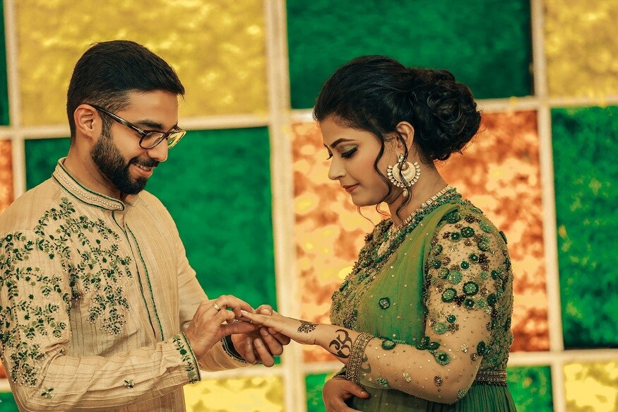 மலையாள மொழியில் சில படங்களில் நடித்துள்ள பார்வதி நம்பியார் தமிழில் கேணி படத்தில் நடித்திருந்தார். இந்நிலையில் வினித் என்பவருடன் விரைவில் திருமணமாக உள்ளதாக பேஸ்புக்கில் நிச்சயதார்த்த புகைப்படத்தை பார்வதி நம்பியார் பதிவிட்டுள்ளார். மலையாள மொழியில் சில படங்களில் நடித்துள்ள பார்வதி நம்பியார் தமிழில் கேணி படத்தில் நடித்திருந்தார். இந்நிலையில் வினித் என்பவருடன் விரைவில் திருமணமாக உள்ளதாக பேஸ்புக்கில் நிச்சயதார்த்த புகைப்படத்தை பார்வதி நம்பியார் பதிவிட்டுள்ளார்.