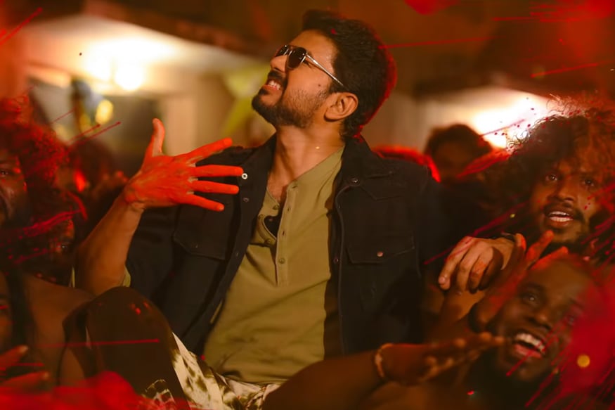 விஜய் என்றாலே நடிப்பு, நடனம், சண்டைக் காட்சிகள், காமெடி என அனைத்தும் நினைவுக்கு வரும். ஆனால் அது மட்டுமல்ல அவர் ஒரு சிறந்த பாகரும் கூட. இதுவரை அவர் சினிமாவில் பாடிய பாடல்கள் அனைத்துமே ஹிட். விஜய் என்றாலே நடிப்பு, நடனம், சண்டைக் காட்சிகள், காமெடி என அனைத்தும் நினைவுக்கு வரும். ஆனால் அது மட்டுமல்ல அவர் ஒரு சிறந்த பாகரும் கூட. இதுவரை அவர் சினிமாவில் பாடிய பாடல்கள் அனைத்துமே ஹிட்.