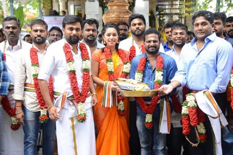 பொன்ராம் இயக்கத்தில் எம்ஜிஆர் மகன் - சசிகுமாருக்கு ஜோடியாகும் மிருணாளினி! பொன்ராம் இயக்கத்தில் எம்ஜிஆர் மகன் - சசிகுமாருக்கு ஜோடியாகும் மிருணாளினி!