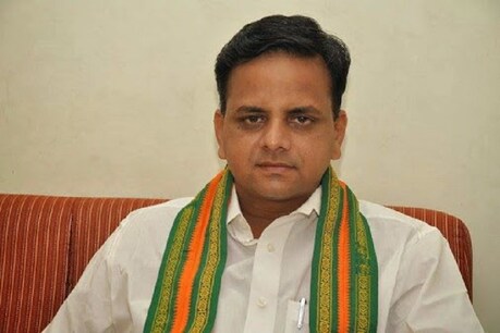 மோடி வேட்டி கட்டியது அதிமுக வெற்றியில் தாக்கத்தை ஏற்படுத்தியிருக்க வாய்ப்பு - பாஜகவின் கே.டி ராகவன் மோடி வேட்டி கட்டியது அதிமுக வெற்றியில் தாக்கத்தை ஏற்படுத்தியிருக்க வாய்ப்பு - பாஜகவின் கே.டி ராகவன்