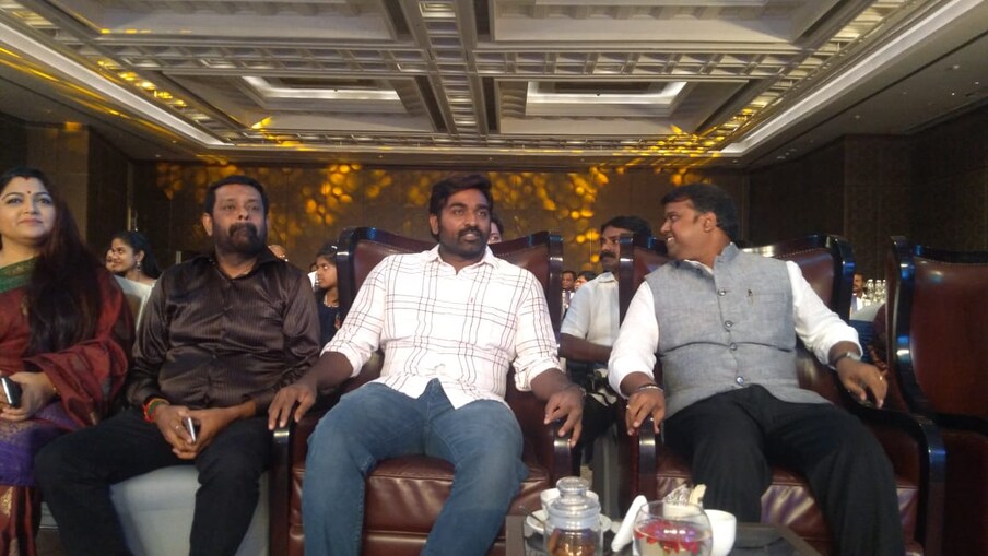  விஜய் சேதுபதி