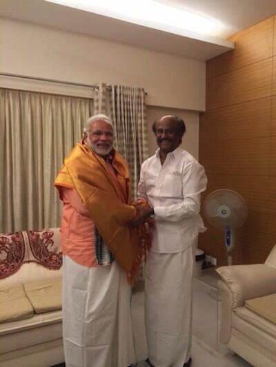 அடுத்ததாக 2014 ஆண்டு சென்னைக்கு வந்த மோடி ரஜினியை அவர் வீட்டிற்கு மரியாதை நிமித்தமாகச் சந்திக்கச் சென்றார். அப்போதும் வேட்டி சட்டையே அணிந்து சென்றார். அடுத்ததாக 2014 ஆண்டு சென்னைக்கு வந்த மோடி ரஜினியை அவர் வீட்டிற்கு மரியாதை நிமித்தமாகச் சந்திக்கச் சென்றார். அப்போதும் வேட்டி சட்டையே அணிந்து சென்றார்.