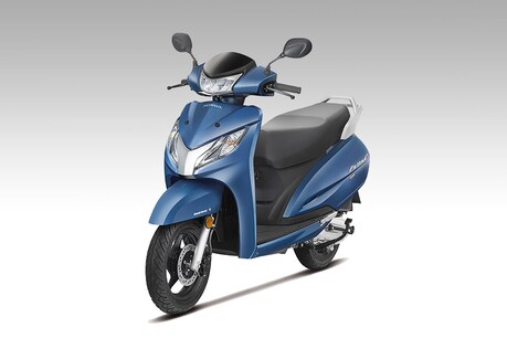 ஹோண்டா ஆக்டிவா வாங்க வந்த வாடிக்கையாளரால் திணறிய விற்பனையாளர் ஹோண்டா ஆக்டிவா வாங்க வந்த வாடிக்கையாளரால் திணறிய விற்பனையாளர்