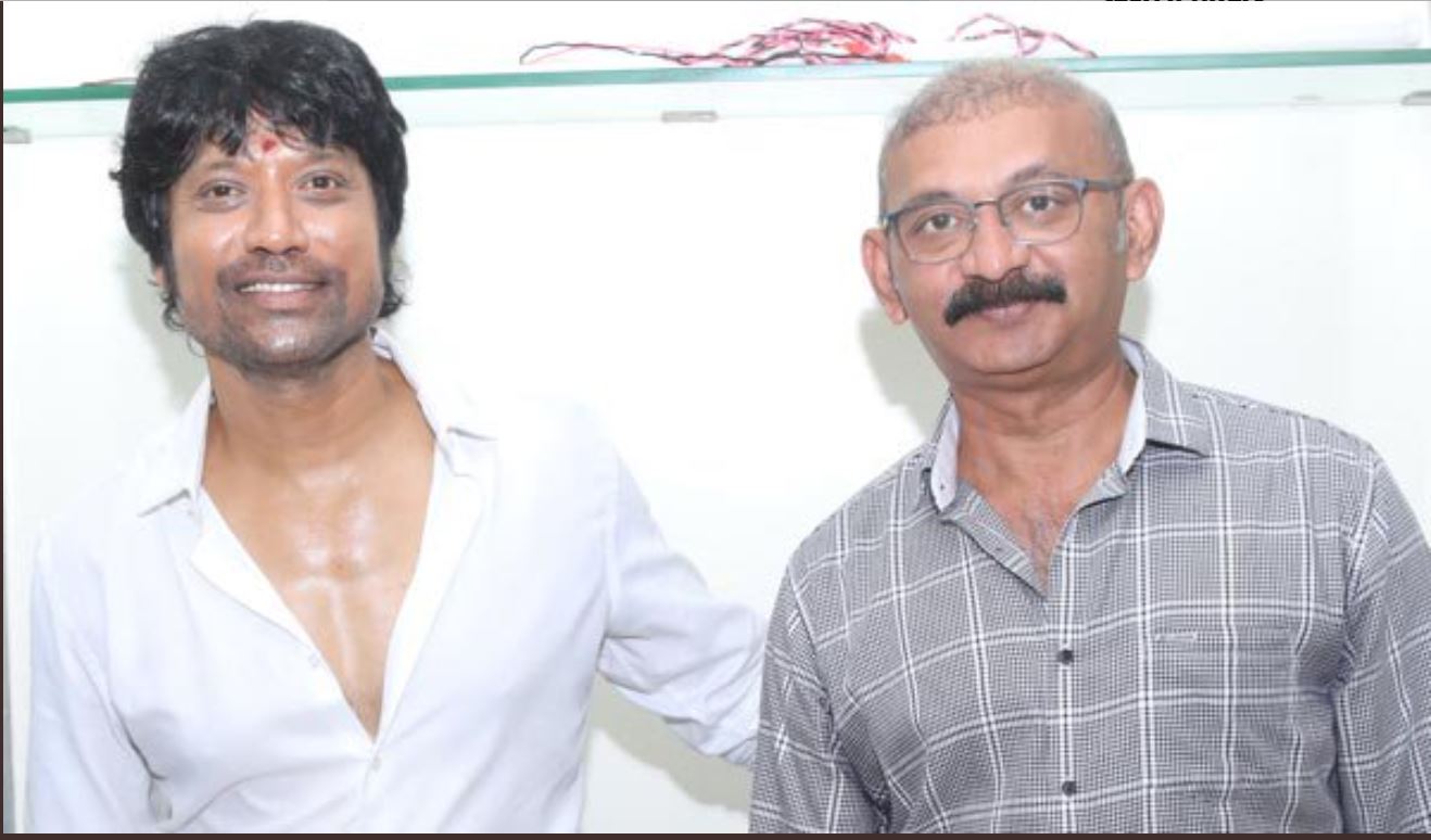 ராதாமோகன் இயக்கத்தில் எஸ் ஜே சூர்யா நாயகனாக நடிக்கும் புதிய திரைப்படத்தின் படப்பிடிப்பு பணிகள் துவங்கி உள்ளது. இன்னும் பெயரிடப்படாத இந்த திரைப்படத்தை 2020-ம் ஆண்டு காதலர் தினத்தில் வெளியிட படக்குழுவினர் திட்டமிட்டுள்ளனர். ராதாமோகன் இயக்கத்தில் எஸ் ஜே சூர்யா நாயகனாக நடிக்கும் புதிய திரைப்படத்தின் படப்பிடிப்பு பணிகள் துவங்கி உள்ளது. இன்னும் பெயரிடப்படாத இந்த திரைப்படத்தை 2020-ம் ஆண்டு காதலர் தினத்தில் வெளியிட படக்குழுவினர் திட்டமிட்டுள்ளனர்.