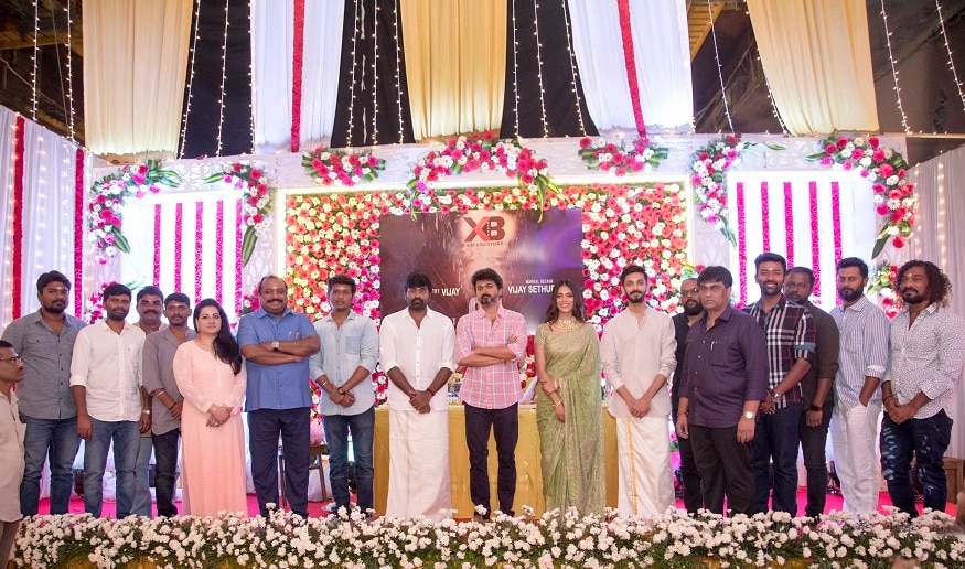 பிகில் படத்தை அடுத்து லோகேஷ் கனகராஜ் இயக்கத்தில் விஜய் நடிக்கும் படத்துக்கு தளபதி 64 என்று தற்காலிகமாக டைட்டில் வைக்கப்பட்டுள்ளது. பிகில் படத்தை அடுத்து லோகேஷ் கனகராஜ் இயக்கத்தில் விஜய் நடிக்கும் படத்துக்கு தளபதி 64 என்று தற்காலிகமாக டைட்டில் வைக்கப்பட்டுள்ளது.